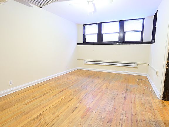 5th image of 4411 N Wolcott Ave #G