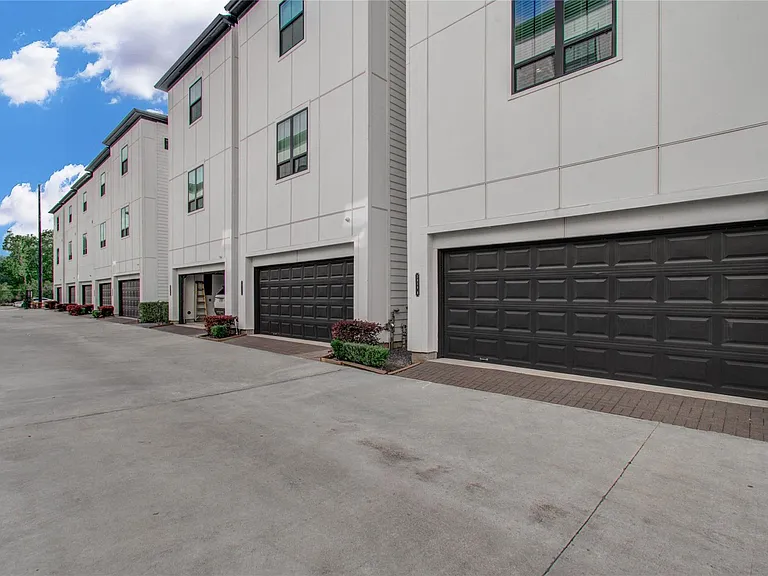2818 Grand Fountains Dr #B — Photo 38