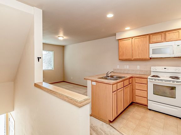 5th image of 6905 Rainier Dr #2B