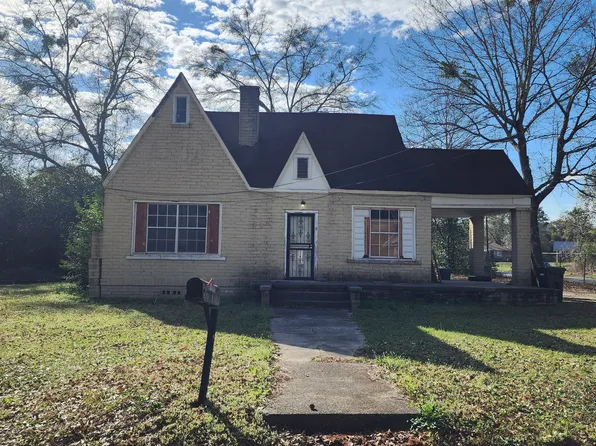 896 Roseview Dr, Macon, GA 31217