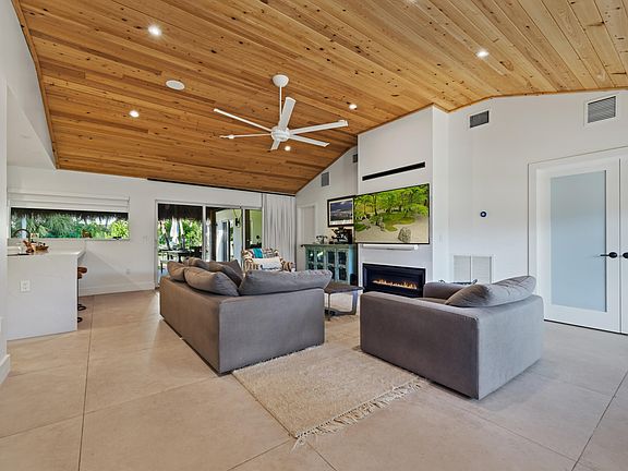 3rd image of 125 Cascade Lane