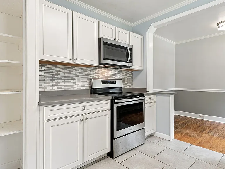 2408 Cascadilla St — Photo 6