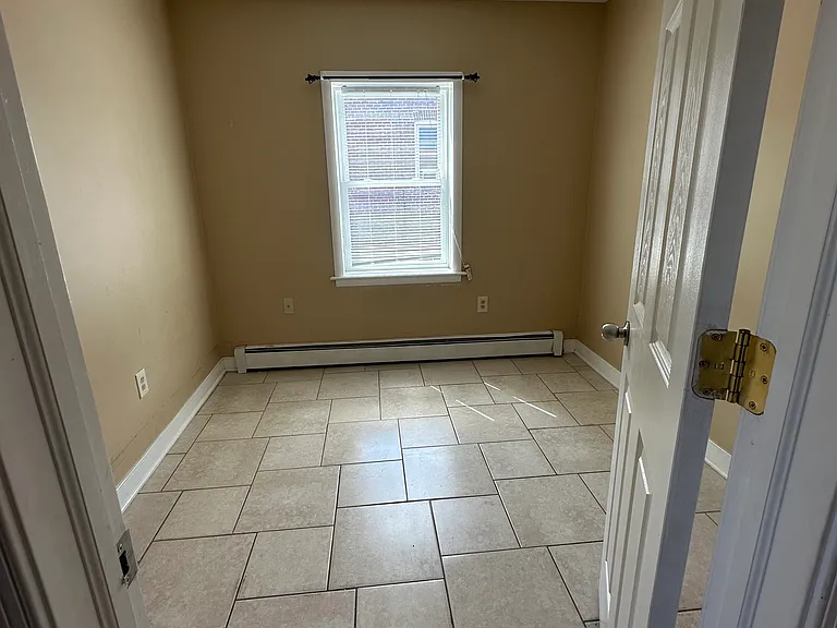 110 W Sycamore St #4 — Photo 3