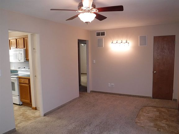 3rd image of 595 Charlotte Dr