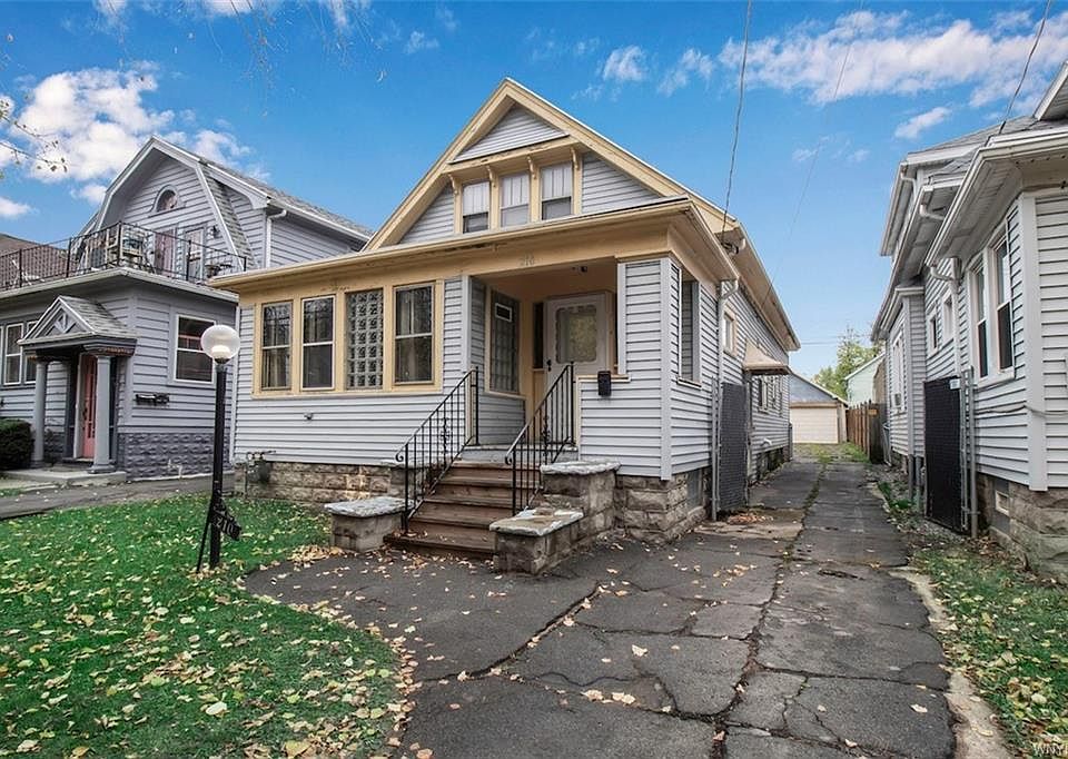1st image of 210 Dartmouth Ave
