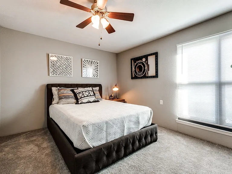 Biltmore Park Apartments — Photo 13