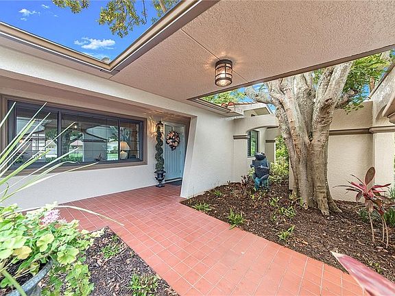 3rd image of 1311 Canterbury Dr
