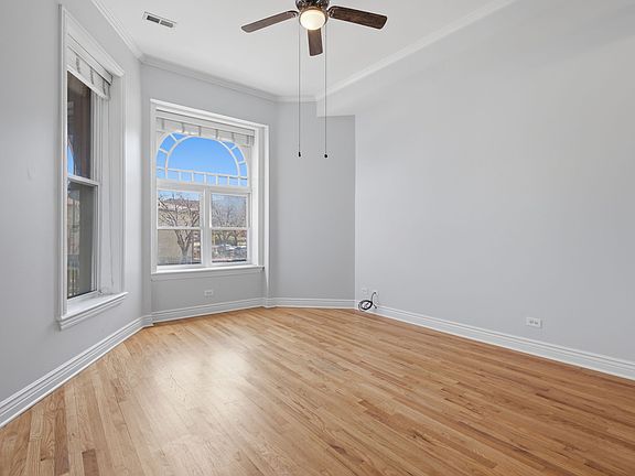 2nd image of 3154 S Prairie Ave #1
