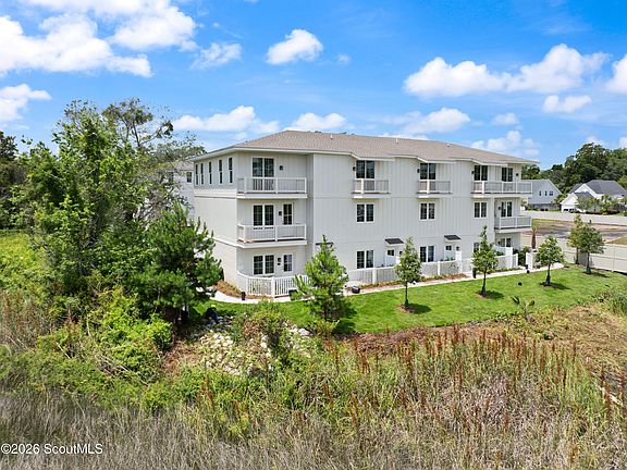 2nd image of 21 Moss Pointe Ln