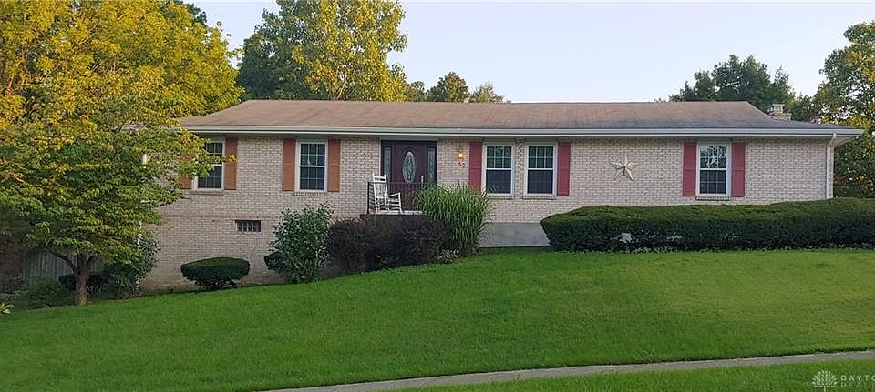 1st image of 62 Crest Hill Ave