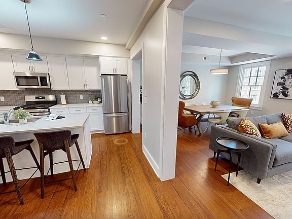 3rd image of 386A Harvard St #2