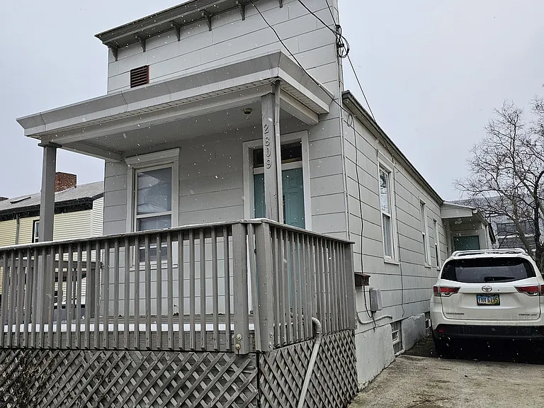 2809 Glendora Ave — Photo 2