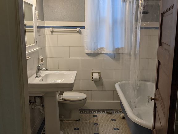 5th image of 4408 Arsenal St #2F
