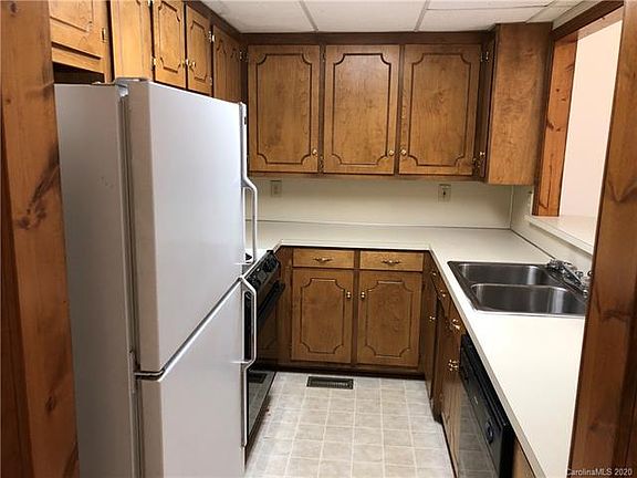 5th image of 131 Hillcrest Dr #131