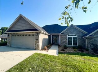 105 Wellsley Cir, Mount Airy, NC 27030