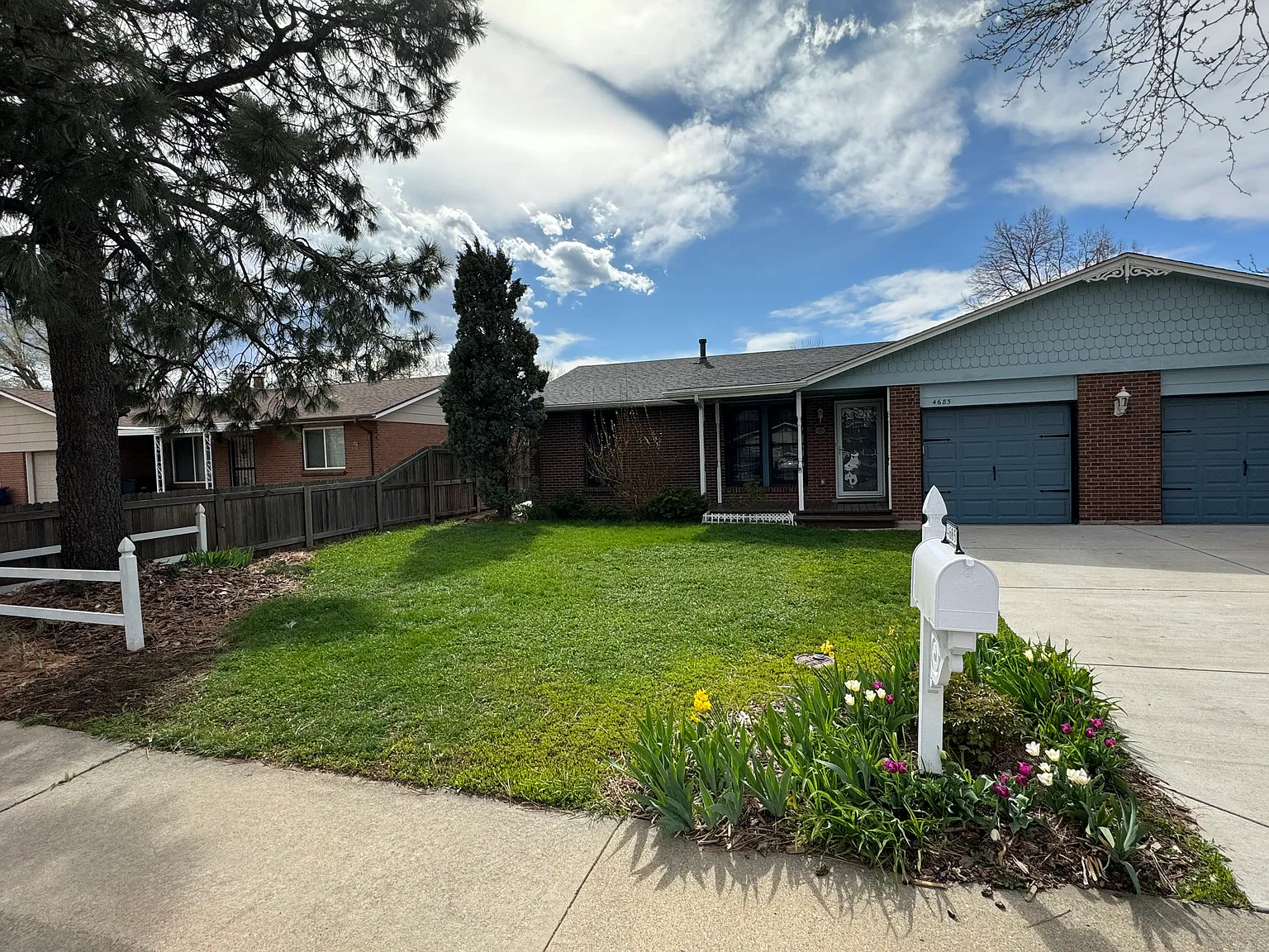 2 bed, 900 sqft, $2,200 — Photo 1