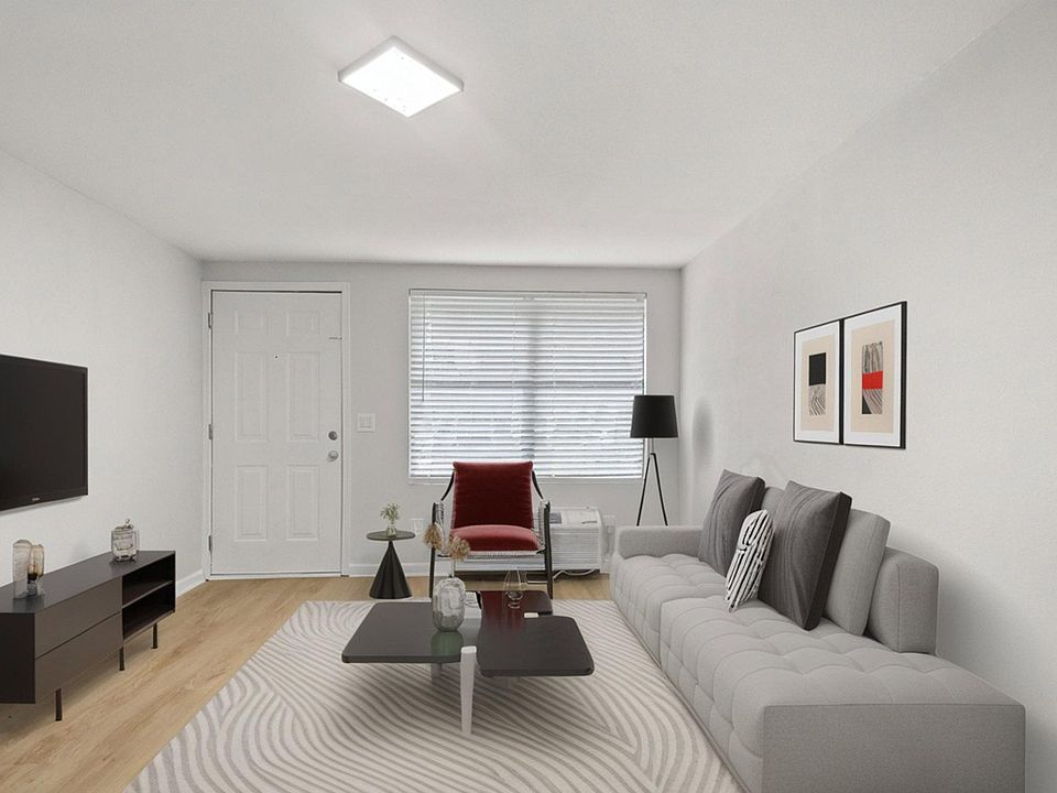 Retreat at Indian Lake - Living Room