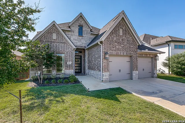 1022 Cadogan Squire — Photo 1