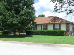 1401 W 14th St, Webb City, MO 64870