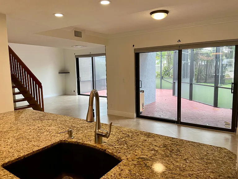 525 Bayfront Dr #525 — Photo 26