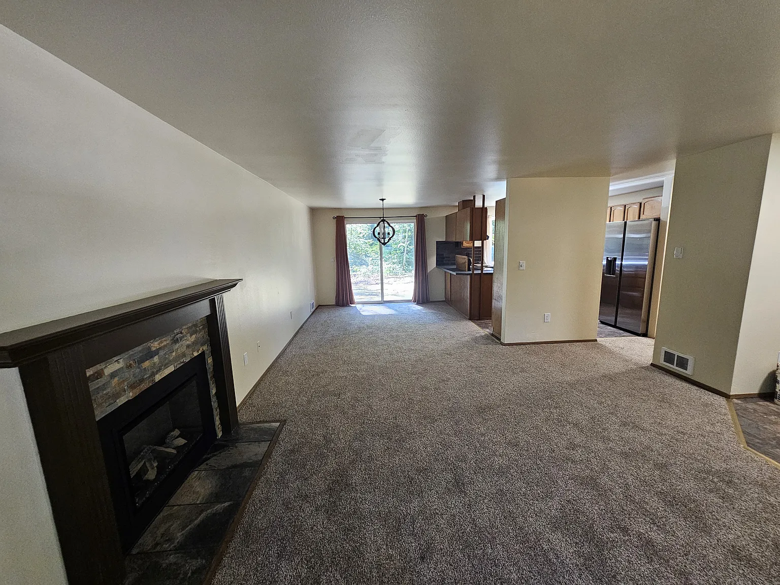 3 bed, 1265 sqft, $2,500 — Photo 3