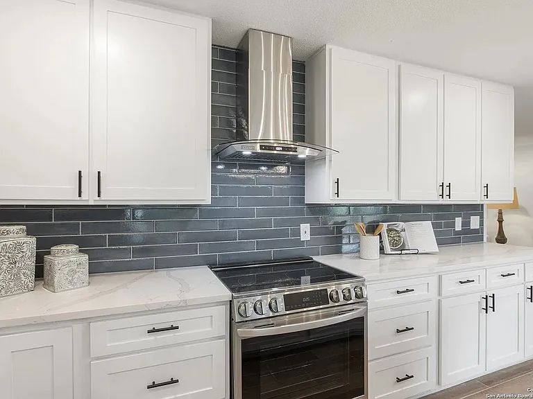 123 E Brandon — Photo 13