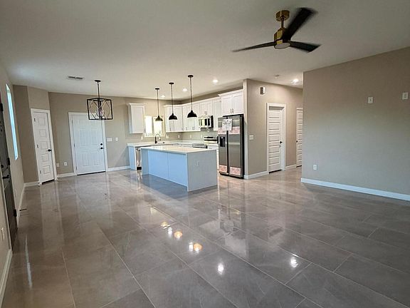 5th image of 324 Peru Ct