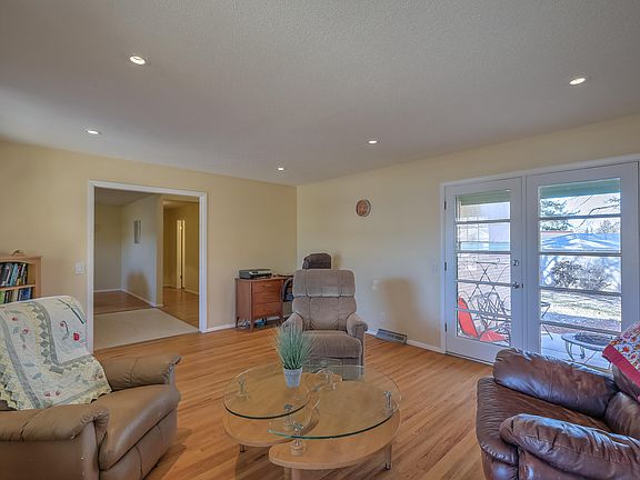 4th image of 6617 Barber Pl NE
