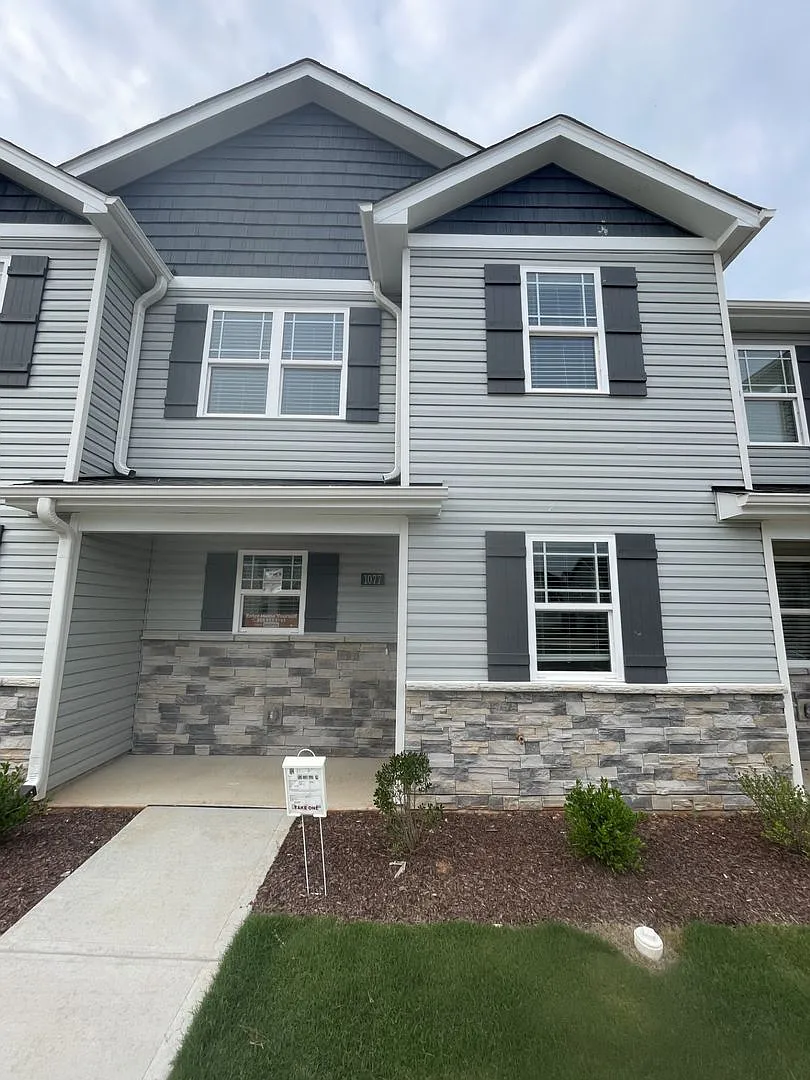 3 Bd 2.5 Ba — Photo 2