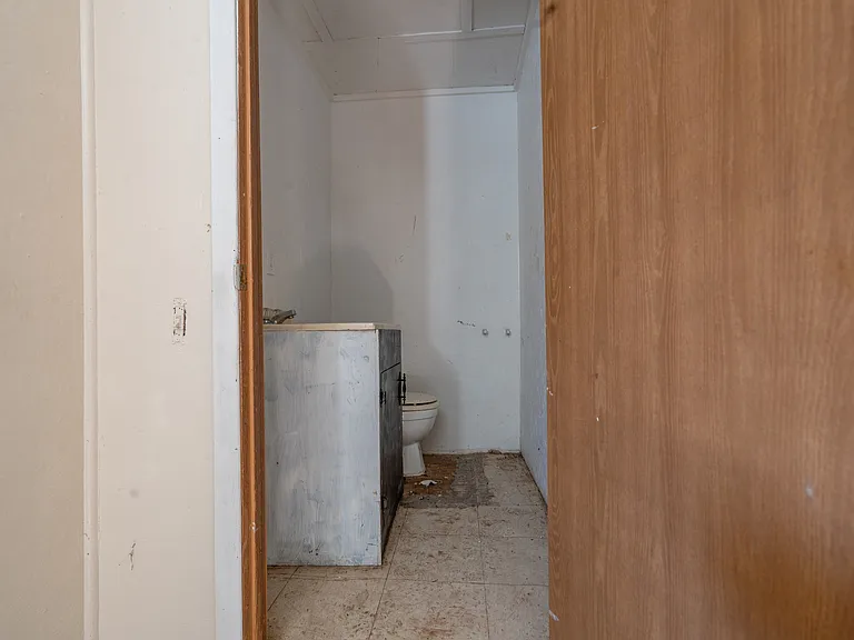 101 W Union St — Photo 12