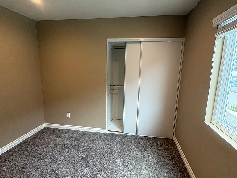 1018 Gilbert Ln — Photo 13