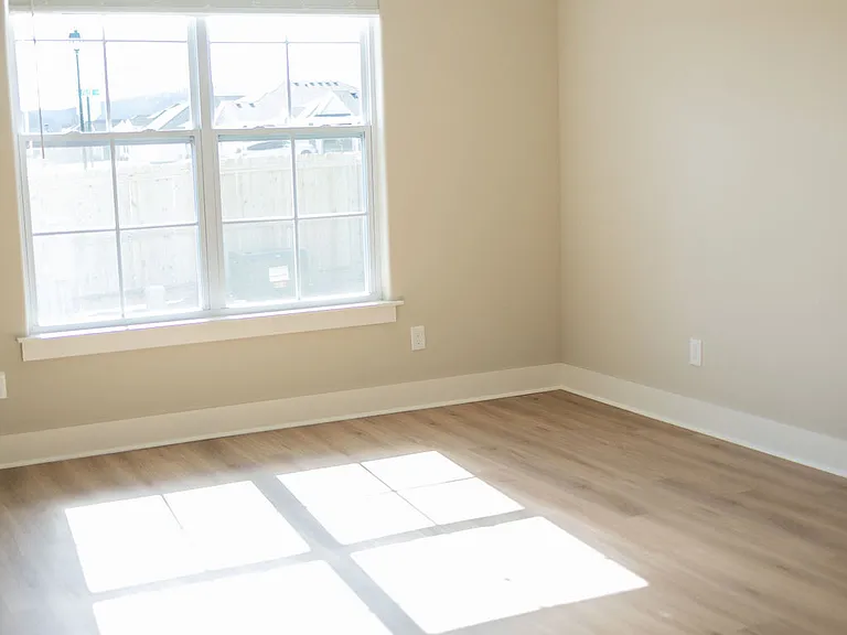 881 Pinnacle St — Photo 13