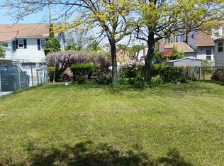 2114 Birdsall Ave, Far Rockaway, NY 11691