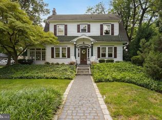 Elm Ter, Riverton, NJ 08077