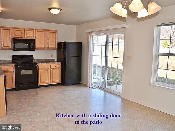 5th image of 2427 Newtown Dr