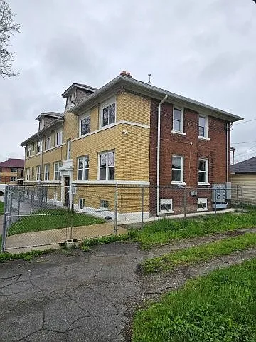2 bed, 1000 sqft, $675 — Photo 2