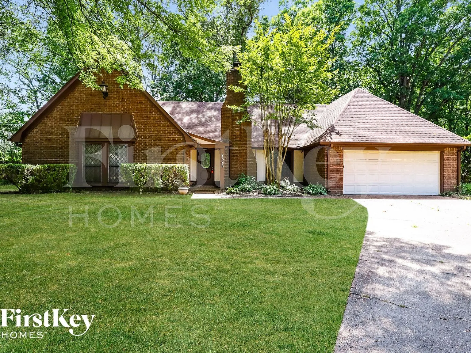 4 bed, 2.5 bath, 1989 sqft, $1,930 — Photo 1