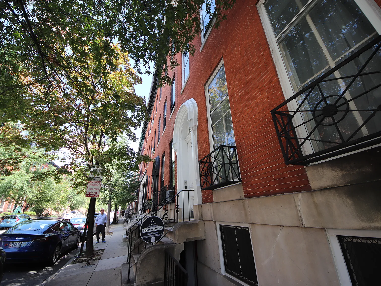 2 bed, $1,400 — Photo 2