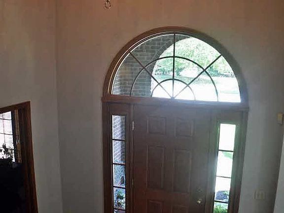 2nd image of 3476 Shadywood Cir