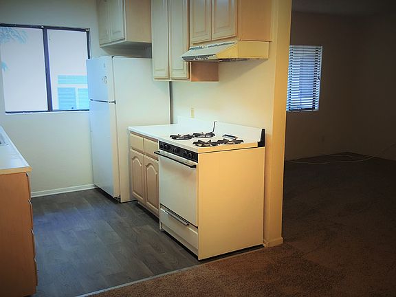 3rd image of 4522 Murietta Ave APT 9