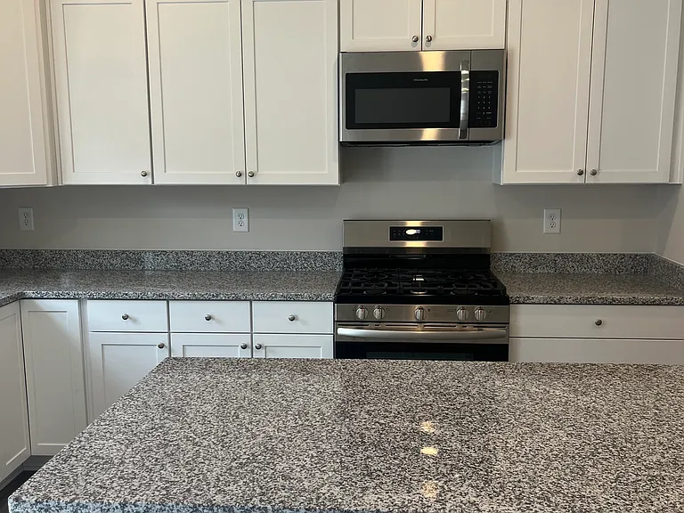 29362 Oxford Dr — Photo 24