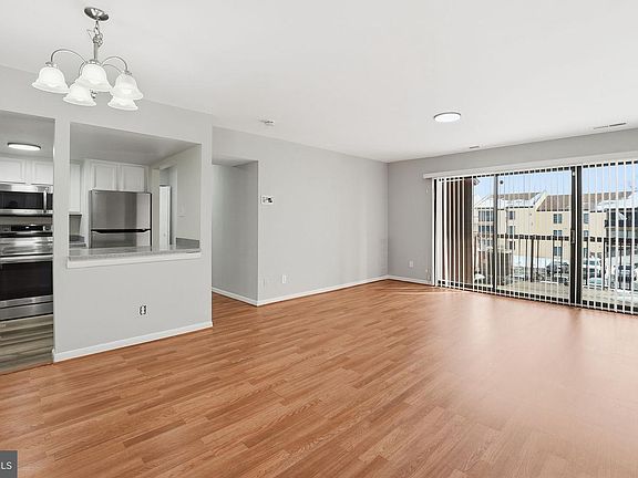 3rd image of 10123 Prince Pl Unit 304-10A