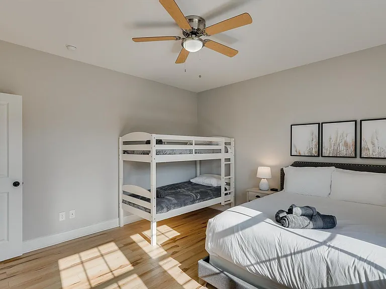 4713 Highgate Ln — Photo 31