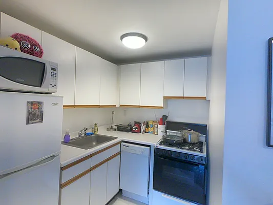 Rented by Compass | media 19