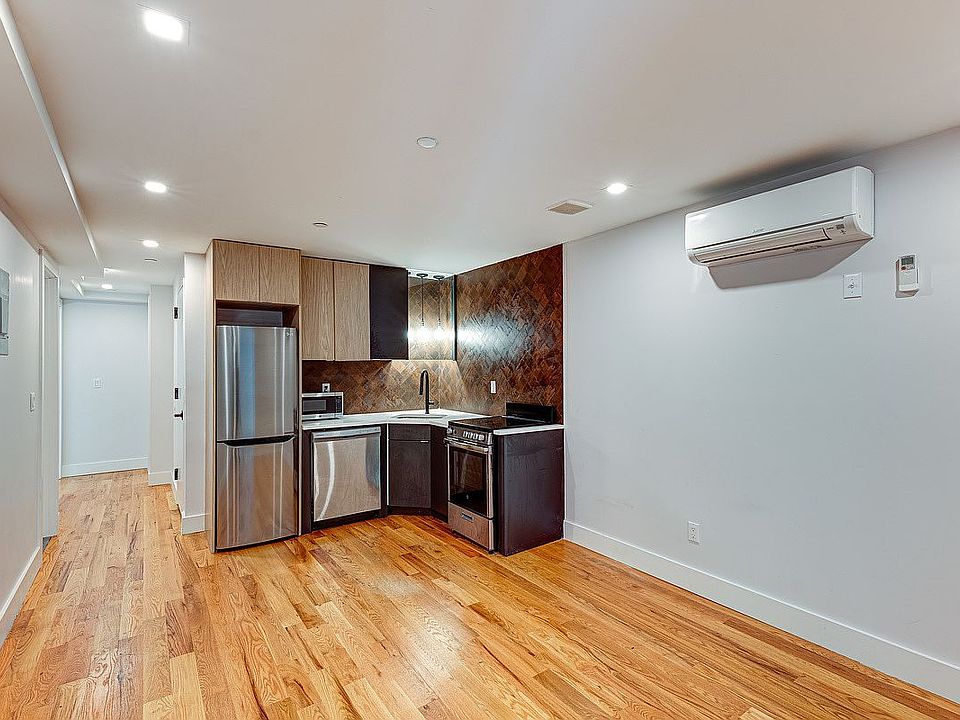 1st image of 234 Quincy St APT 3