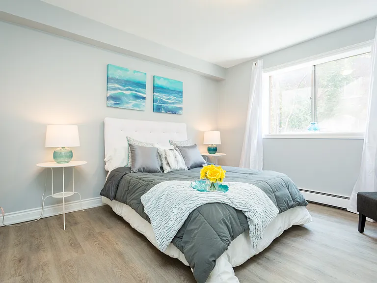 2200 King St E #102 — Photo 9