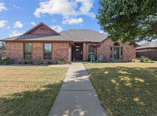 609 Oak St, Pilot Point, TX 76258