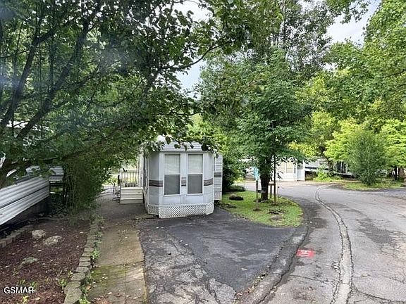 5th image of 4229 E Pkwy Lot 119