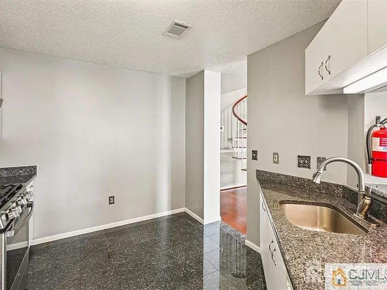 834 Edpas Rd — Photo 12
