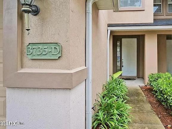 3rd image of 3735R E Creswick Cir
